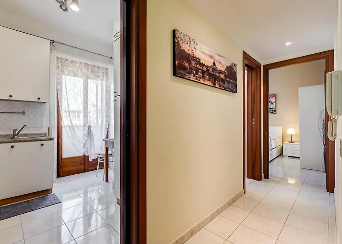 Апартаменты Karolina's Home, 2-bdr At Vatican *