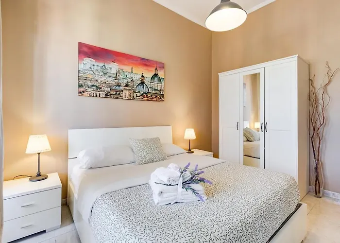 Karolina's Home, 2-bdr At Vatican Рим