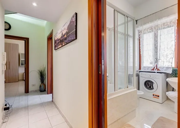 Karolina's Home, 2-bdr At Vatican