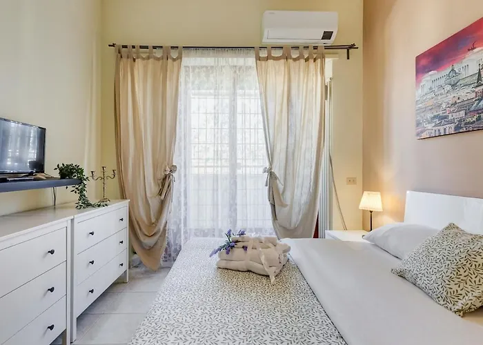 Karolina's Home, 2-bdr At Vatican Апартаменты *