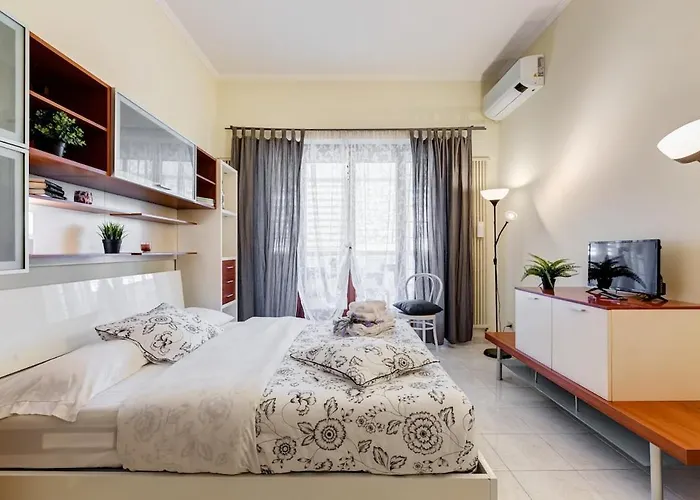 Karolina's Home, 2-bdr At Vatican Апартаменты