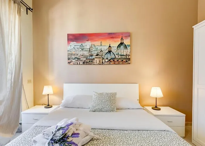 Karolina's Home, 2-bdr At Vatican Рим