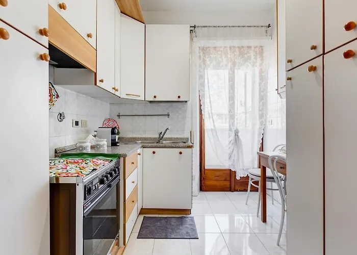 Karolina's Home, 2-bdr At Vatican * Рим