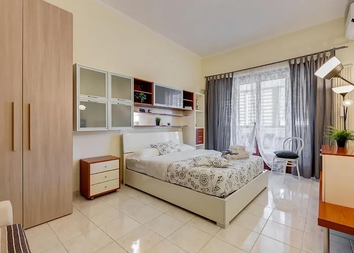 Апартаменты Karolina's Home, 2-bdr At Vatican *