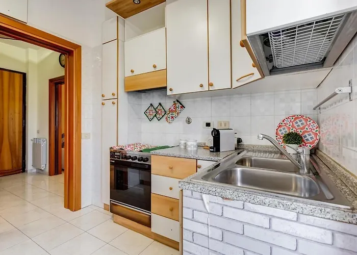 Karolina's Home, 2-bdr At Vatican