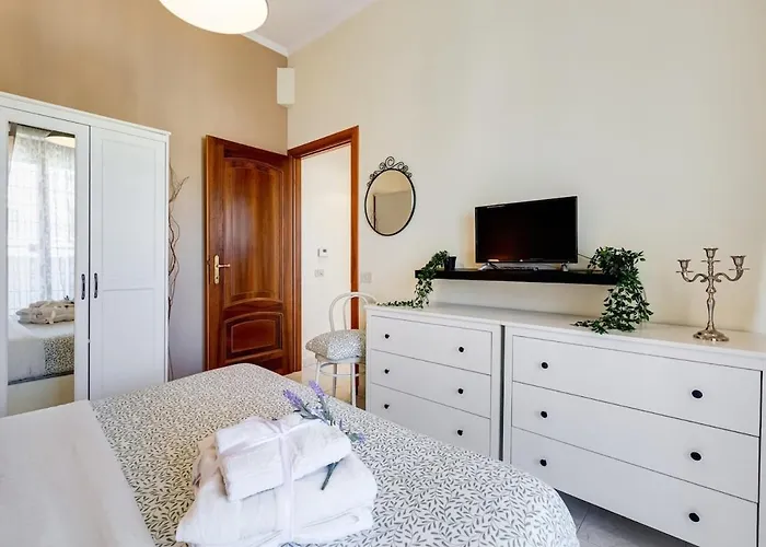 Апартаменты Karolina's Home, 2-bdr At Vatican *