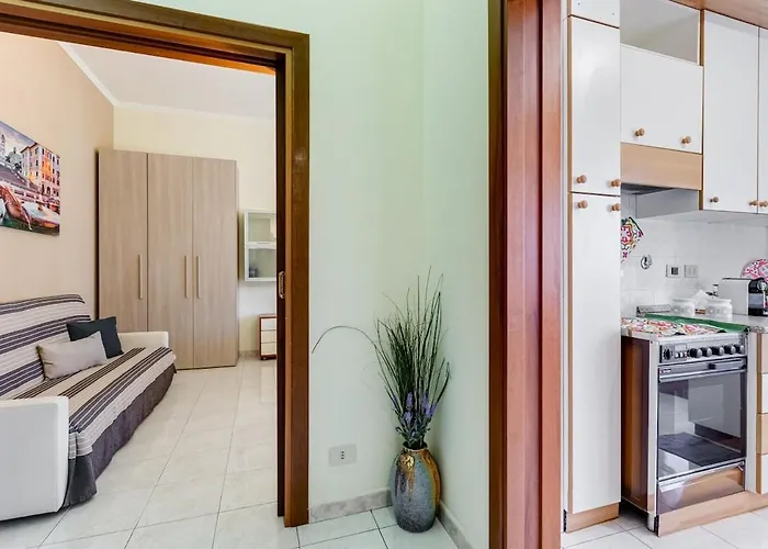 Апартаменты Karolina's Home, 2-bdr At Vatican *